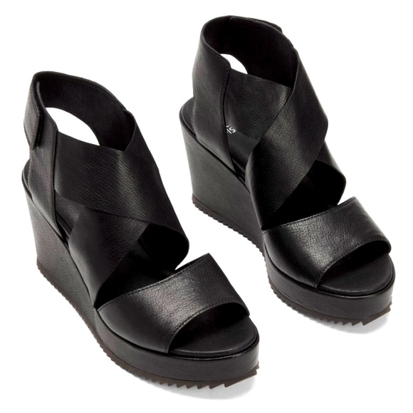 Eileen Fisher Shoes - EILEEN FISHER Whimsy Wedge Sanal in a size 8 Black
Style No. EF47893